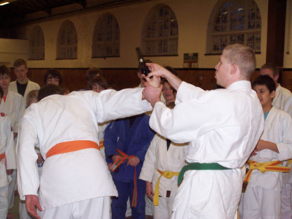 Alex erklärt die Abwehrtechnik